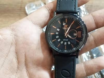 black men'pU  leather strap wach with date display