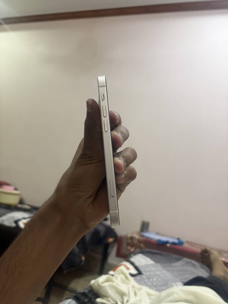 iphone 12 4