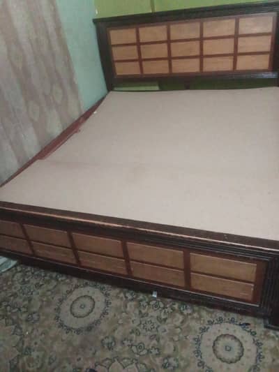 BED WITHOUT MATRESS