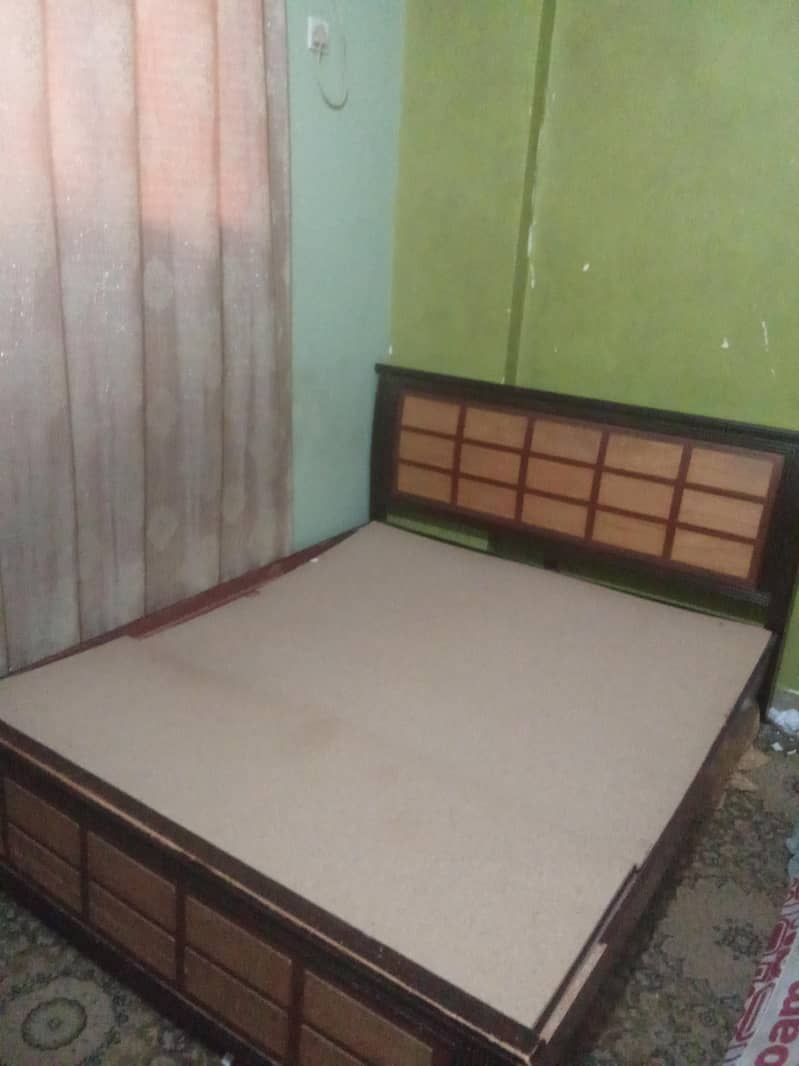 BED WITHOUT MATRESS 2