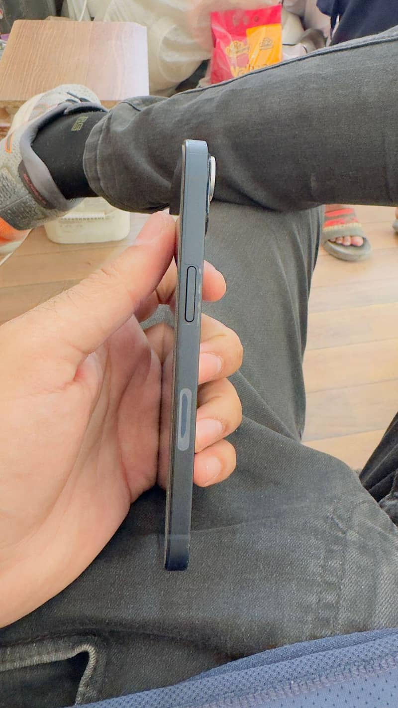 iPhone 13 Available 1