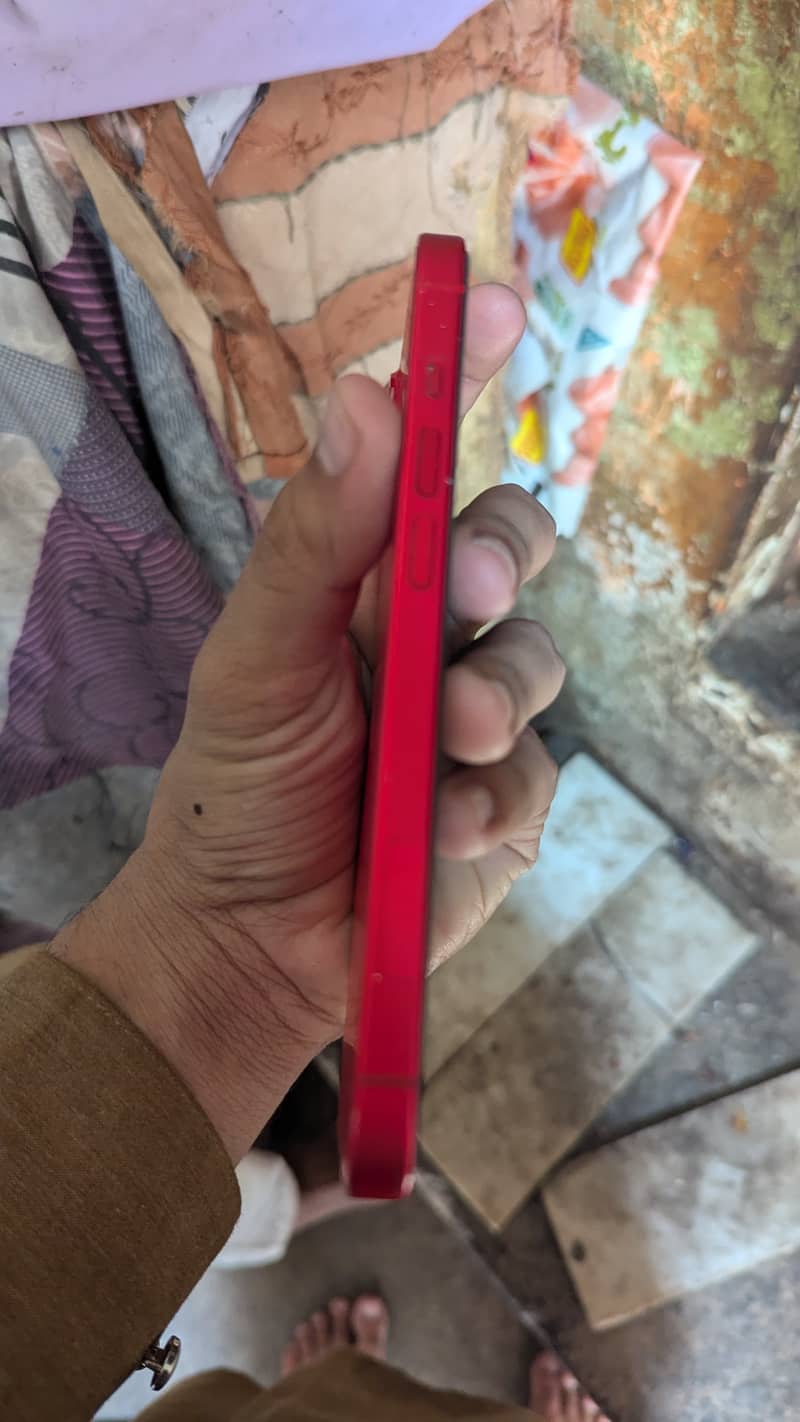 iPhone 14 4