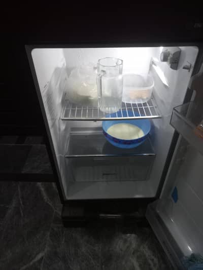 haier fardge Argent sale condition 10/10