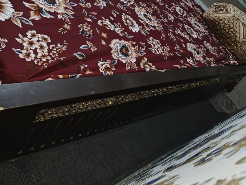 Double  bed one side table 2