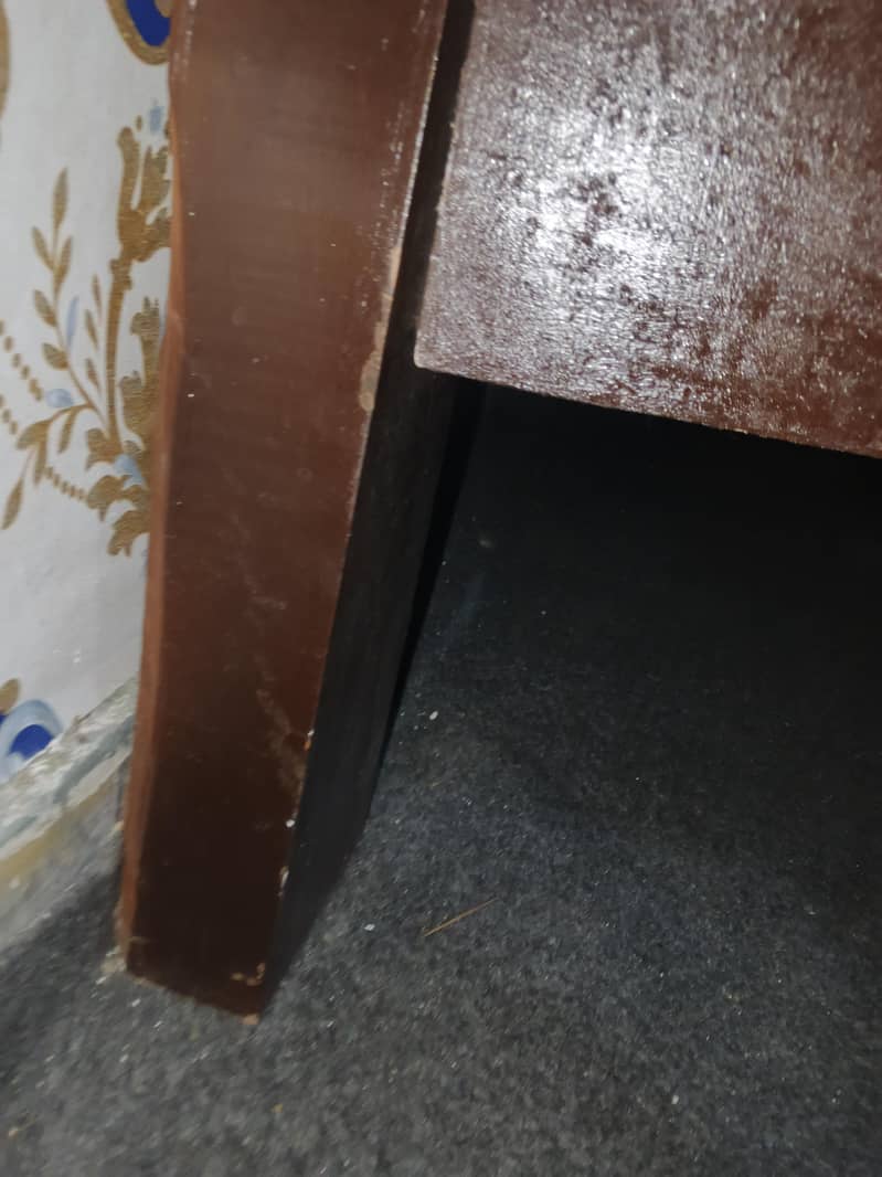 Double  bed one side table 8