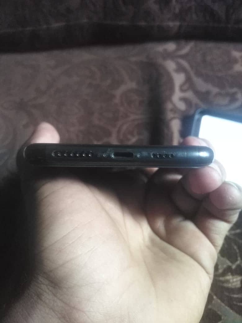 Iphone 11 pro max 4