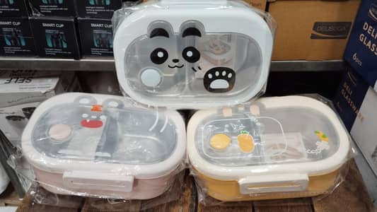 HUGE VARIETY OF LUNCH BOXES AVAILABLE IN MANY COLOURS
