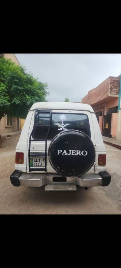 MITSUBISHI PAJERO 1989 MODEL NEW CAR