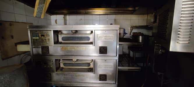 2 oven 36 inch 1hot case  1 make table 16liter faryar dhogh 1machine