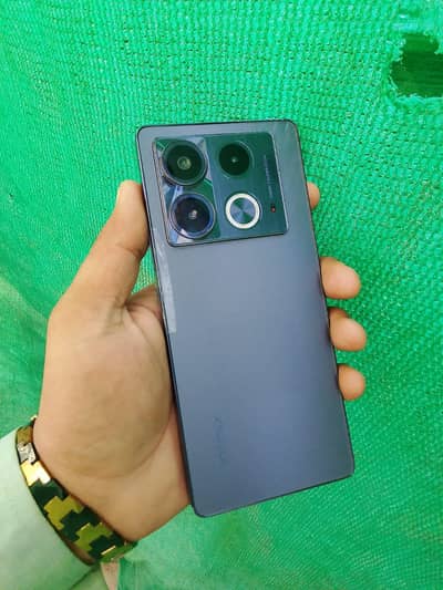 condition 10/9 Infinix Note 40