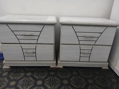dressing table and 2 side tables with good quality