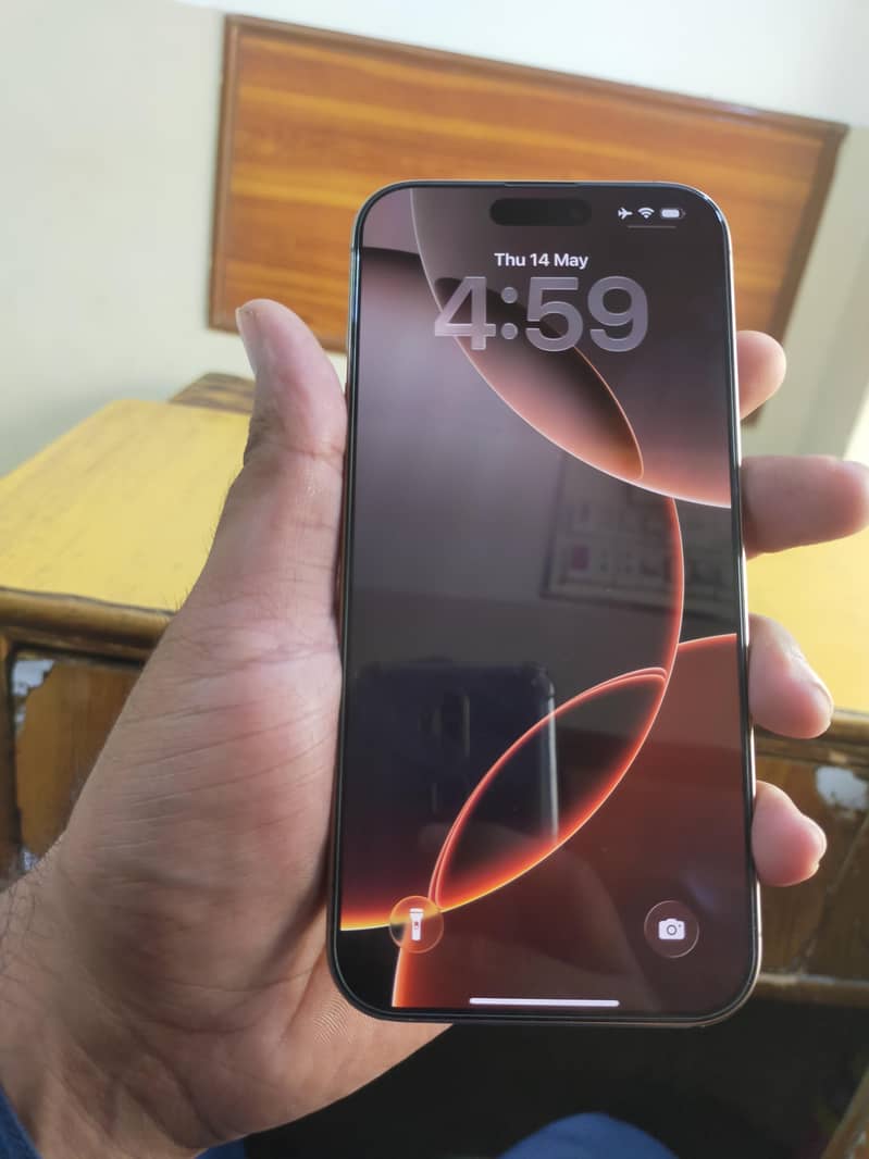 Iphone 16 pro max 3