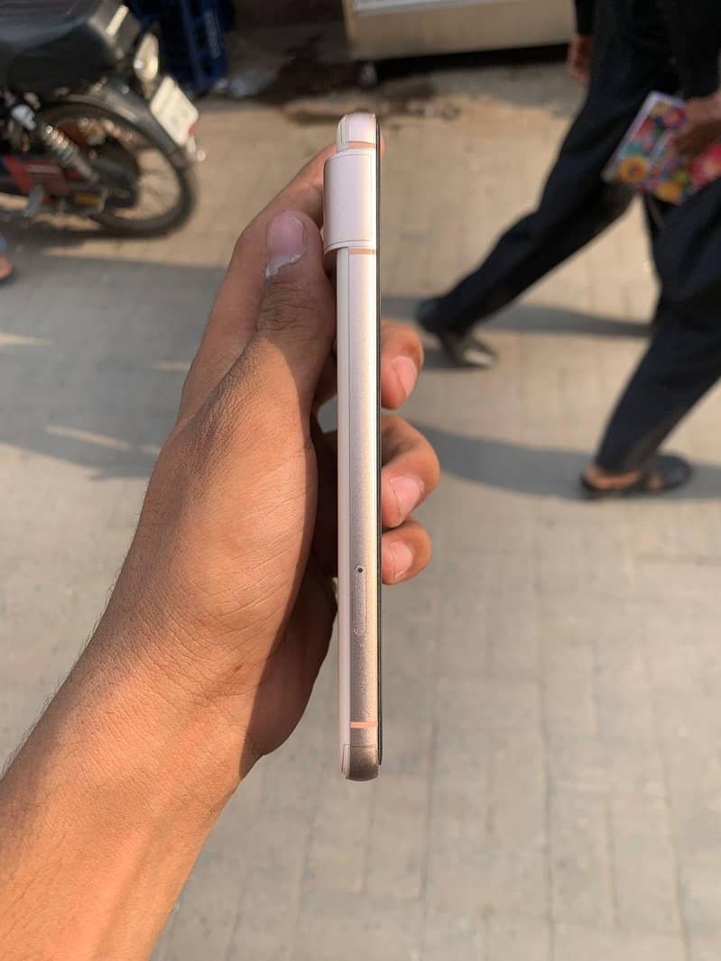 Google Pixel 8 1