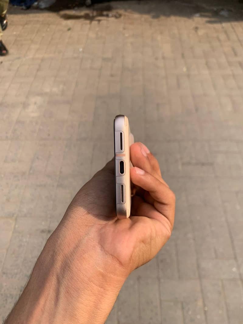 Google Pixel 8 3