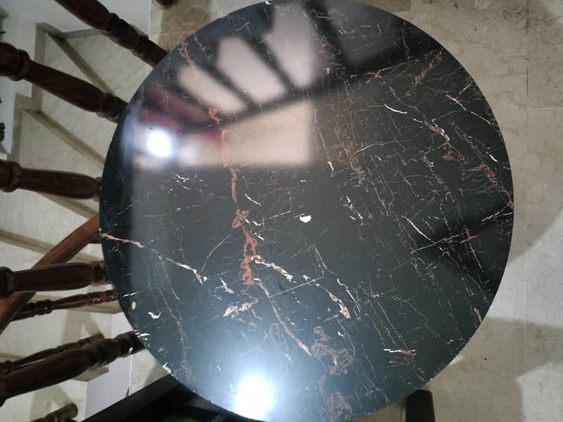 1 big round table 4