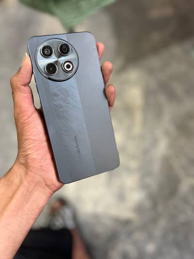 Tecno spark 30pro 8/128 with box cahrger  AMOLED display