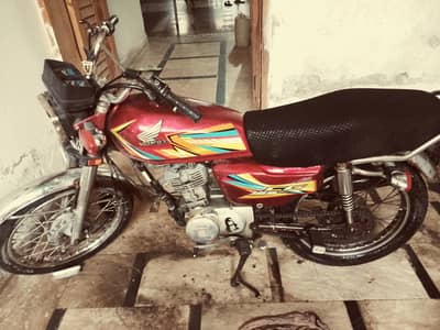 Honda 125 selling what's app on my no. 0348/(-vh4290160