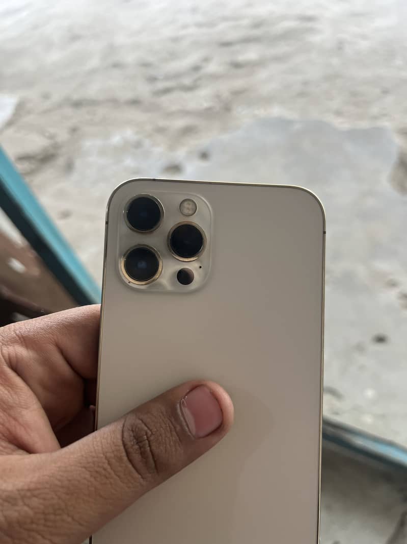 iPhone 12 Pro Max 13