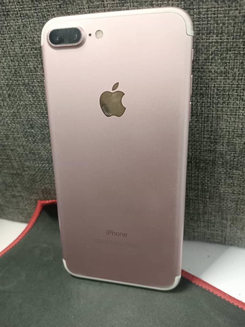 Apple iPhone 7 Plus 1