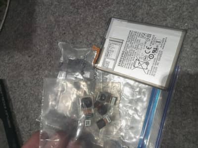 camera battery charging board buttons complete Saman hai bilkul new
