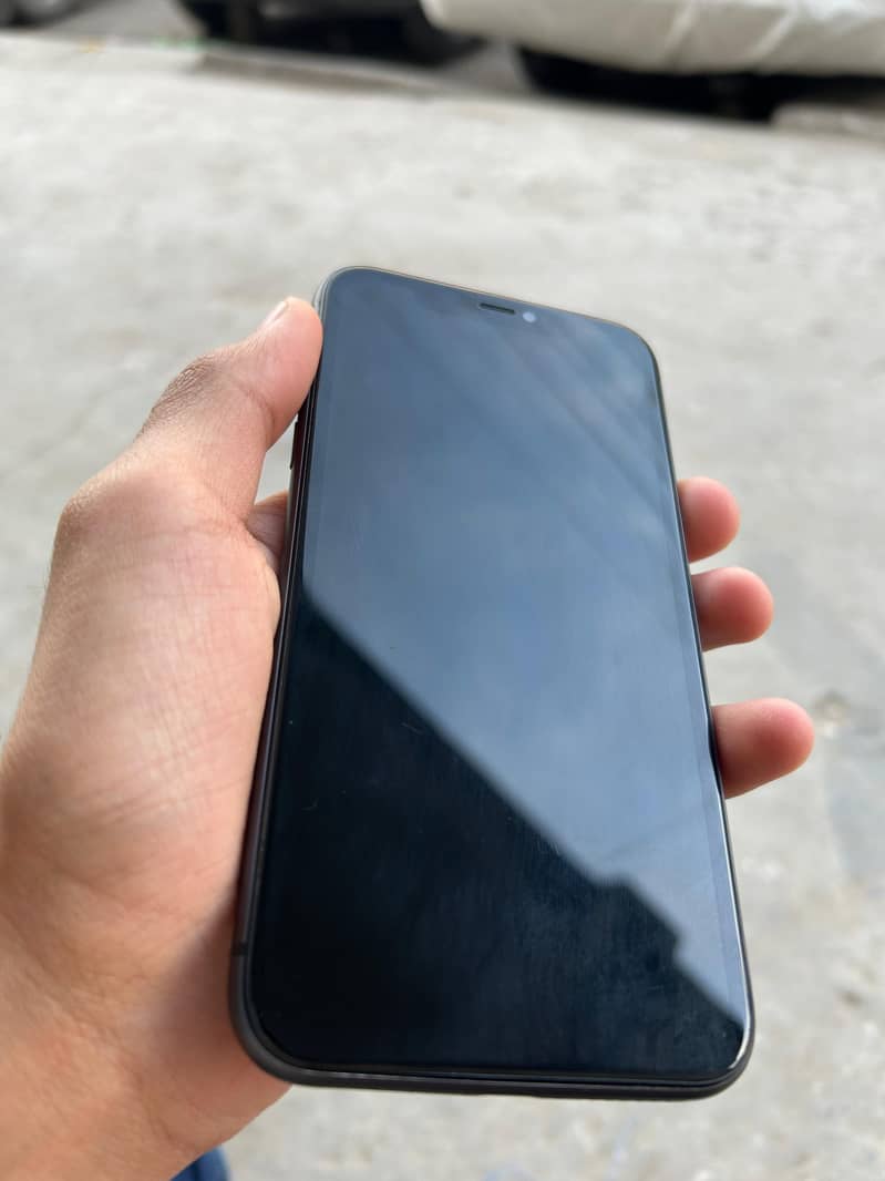 iPhone 11 0