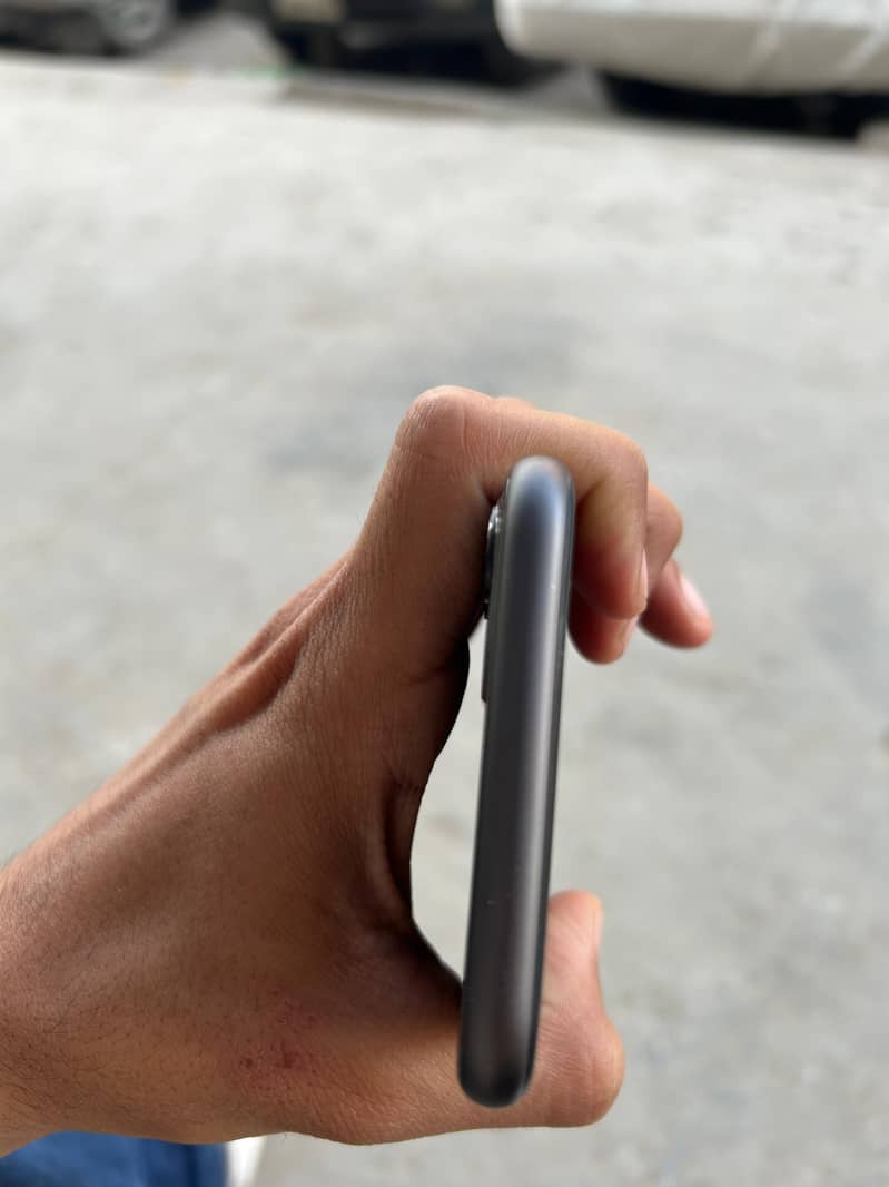 iPhone 11 2