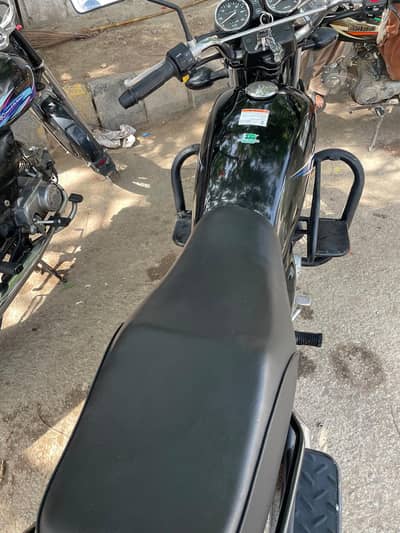 Suzuki GS 150 2023