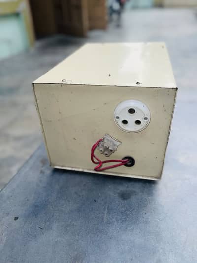 Automatic voltage stabilizer