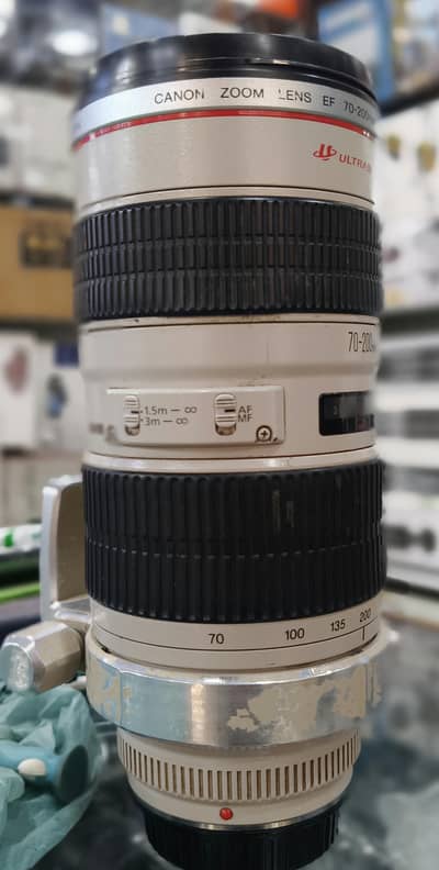 Canon 70-200 f/2.8 full frame professional lens