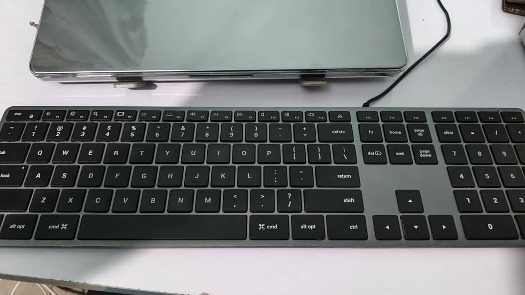 MACBOOK KEYBOARD 0