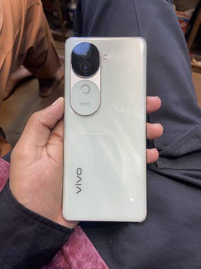 Vivo V40e