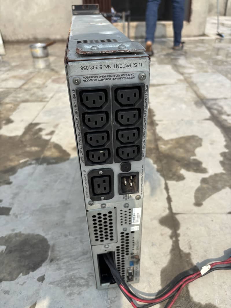 APC ups 4