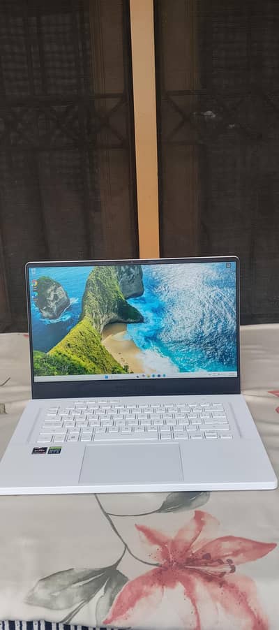 Asus zephyrus Gaming Laptop Ryzen 7 6800HS RTX 3060 QHD 165HZ