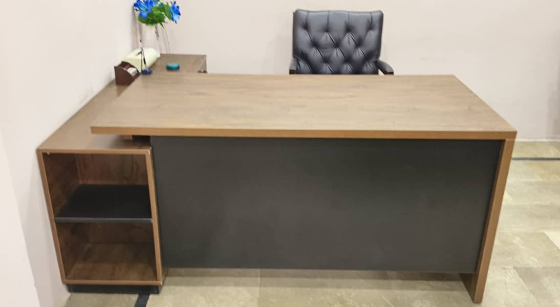 Executive Office Table 7