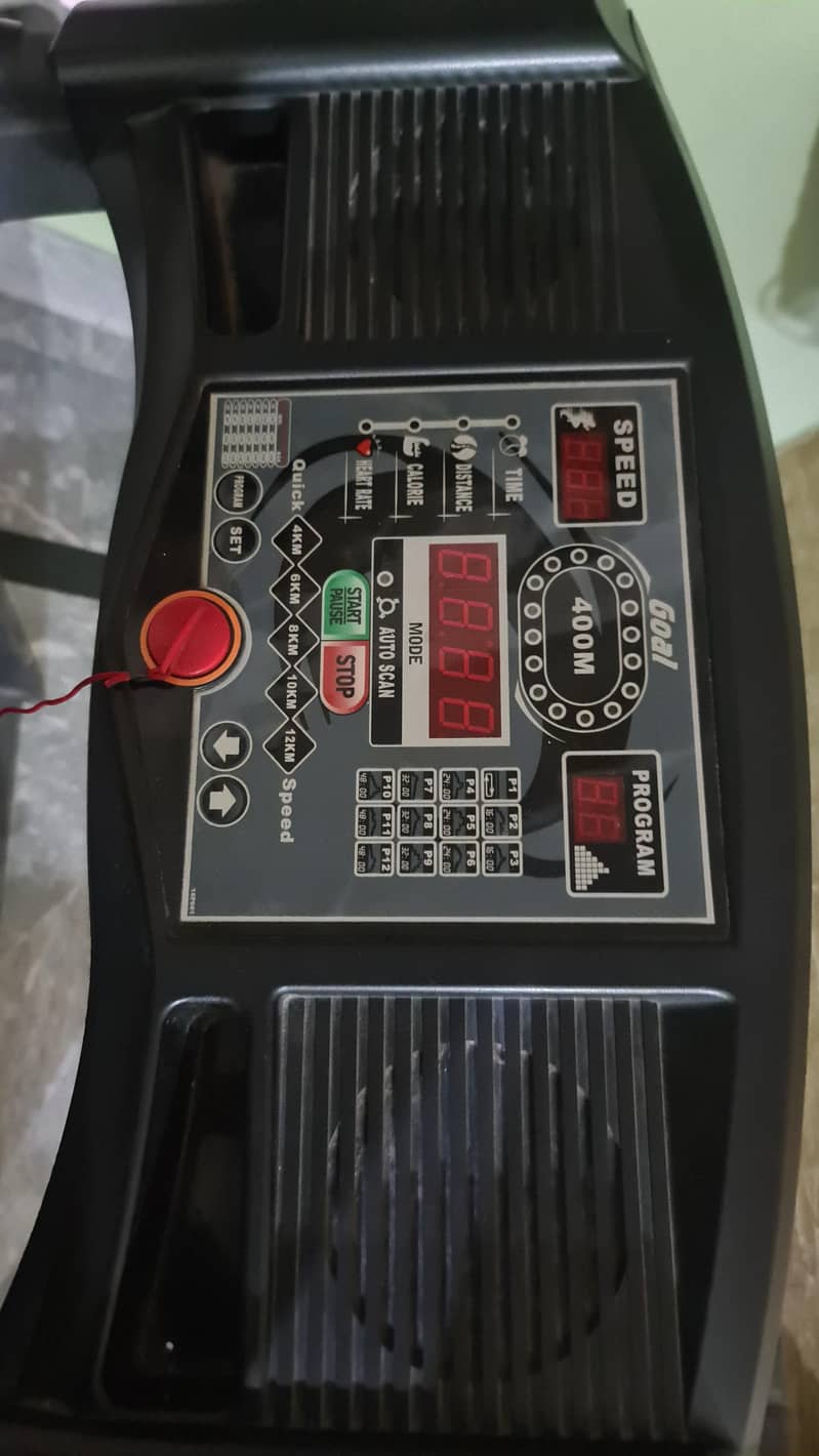 treadmill black colored 1
