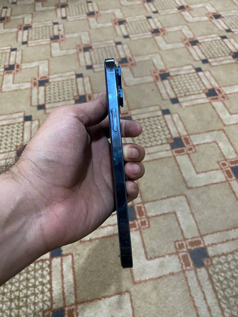 Iphone 12 pro max 1