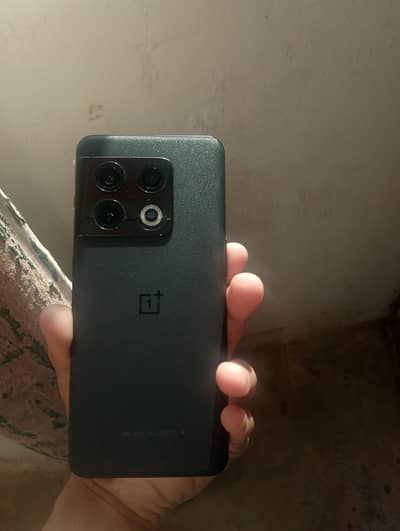 one plus 10 prooo good condition zero scratches