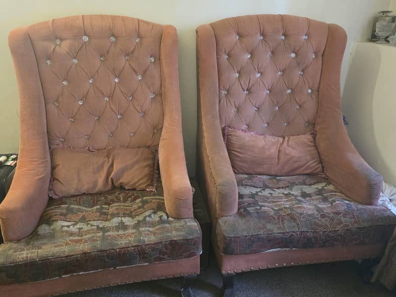 Wing sofa with puffy 0