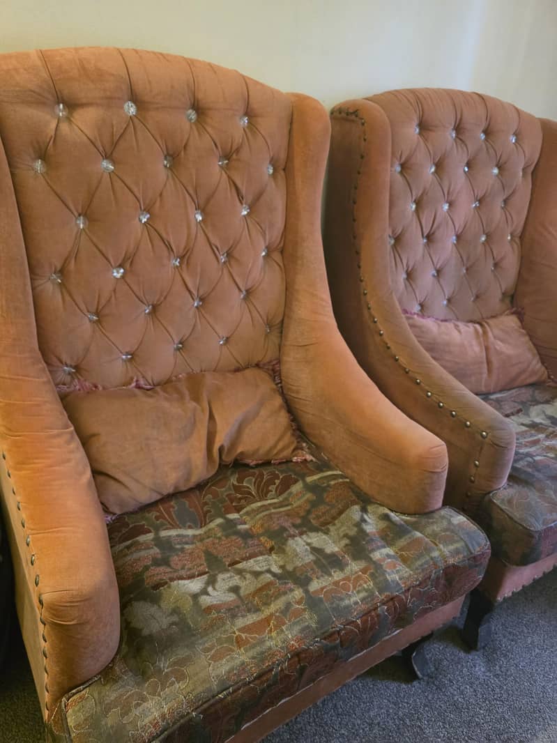 Wing sofa with puffy 1