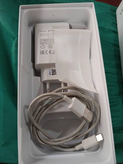 vivo y400 4g 2 month used fresh condition