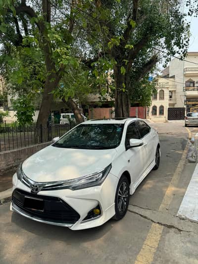 Toyota Corolla Altis Grande X 1.8 Beige interior
