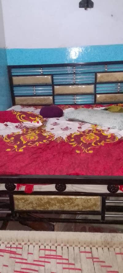 iron ka bed ha new ha 1 hafta use Huwa ha