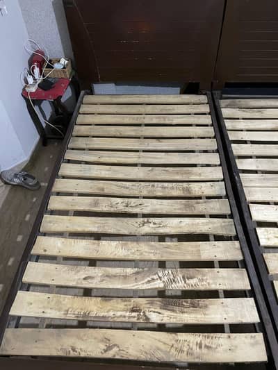 Single bed in fresh condition available