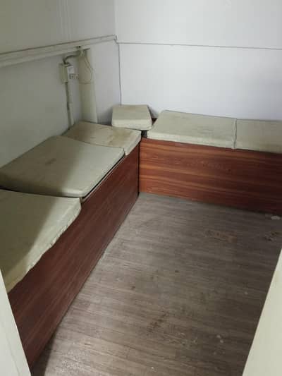 Office unused furniture sathii handmade un used available