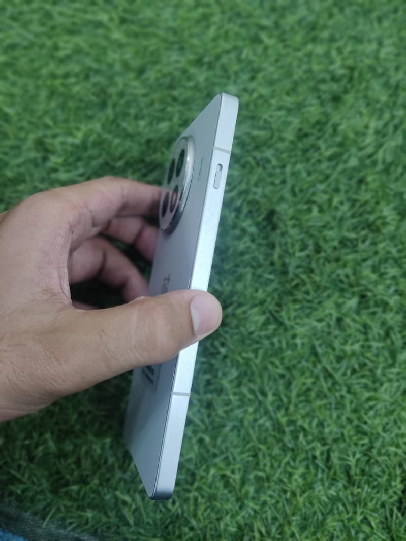 OnePlus 13R 1