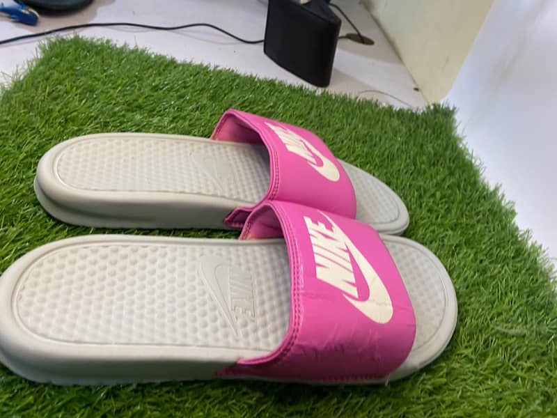 Slippers 0