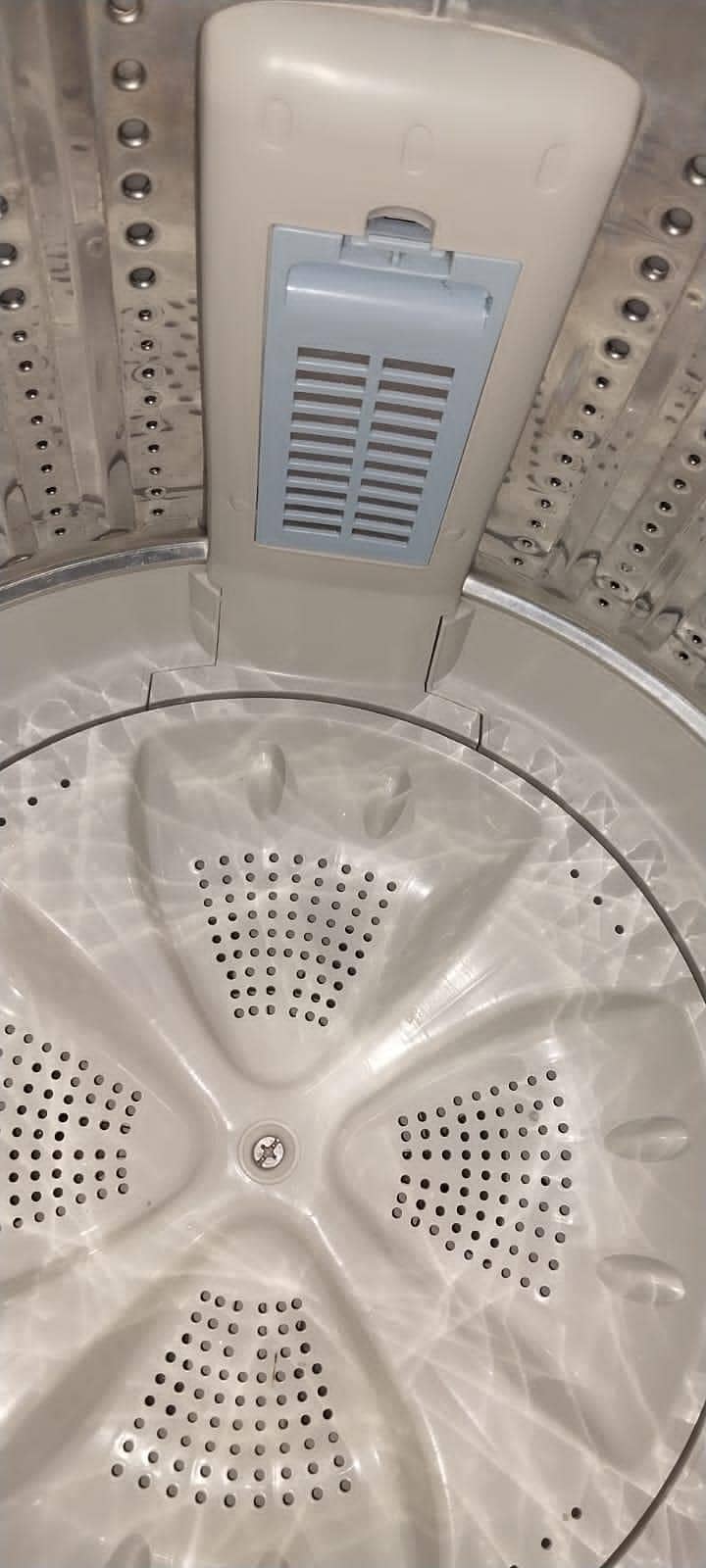 Full Automatic Washing Machine Good Condition 4