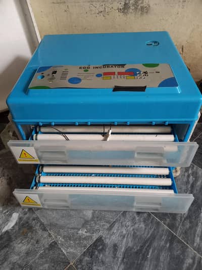 full automatic egg incubator Ac + Dc for sale 140 eggs,