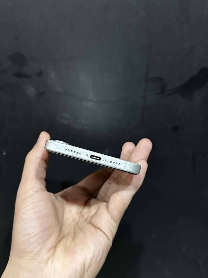 iPhone 16 Plus 2