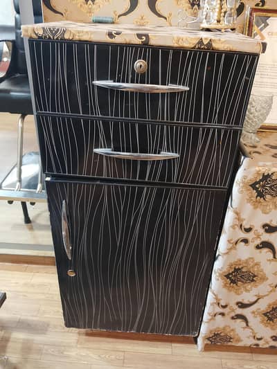 salon side tables